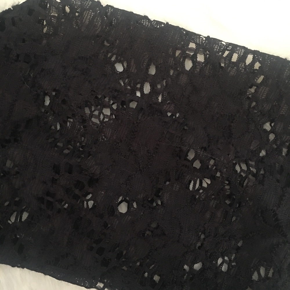 Trixxi Lace Dress - Picture 4 of 10